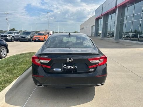 Used 2018 Honda Accord Touring image 5