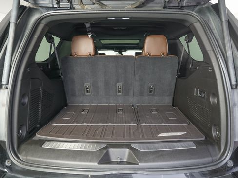 Used 2021 Chevrolet Suburban High Country image 12