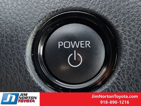Used 2025 Toyota Camry SE FWD image 21