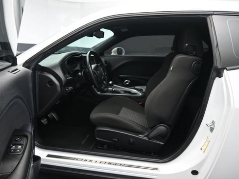 Used 2019 Dodge Challenger R/T Scat Pack w/ Shaker Package RWD image 12
