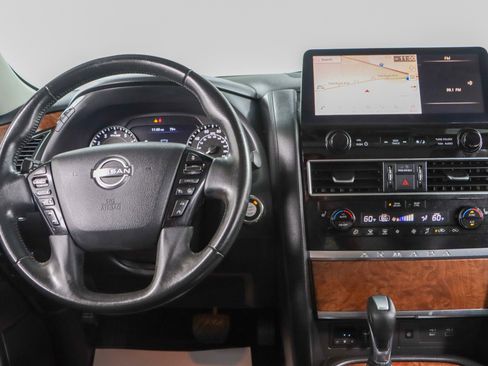 Used 2022 Nissan Armada SL w/ Captain's Chairs Package image 18