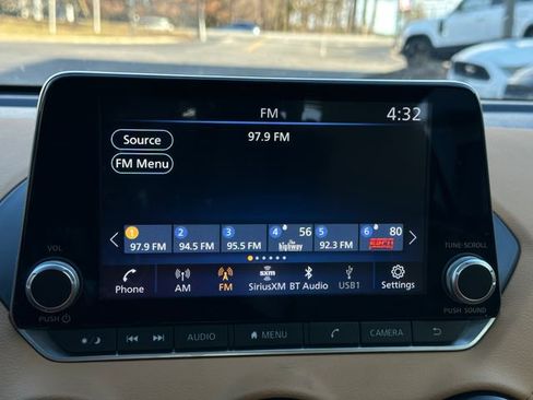 Used 2021 Nissan Sentra SV w/ SV Premium Package image 24