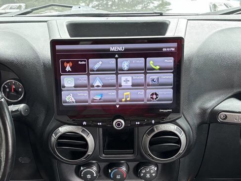Used 2017 Jeep Wrangler Unlimited Sport w/ Connectivity Group AWD/4WD image 24