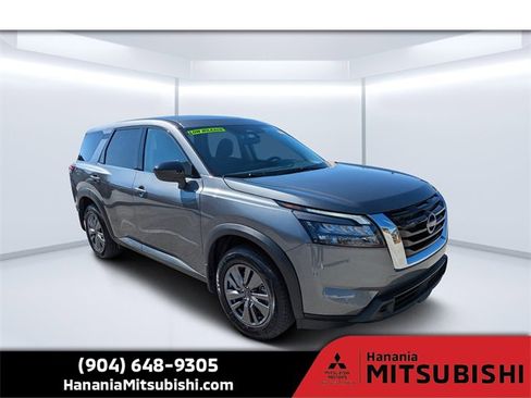 Used 2024 Nissan Pathfinder S image 1