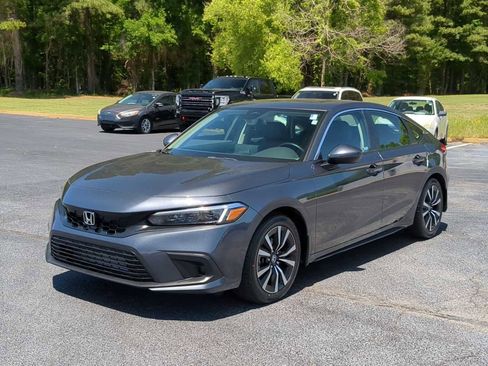 Used 2024 Honda Civic EX-L image 4