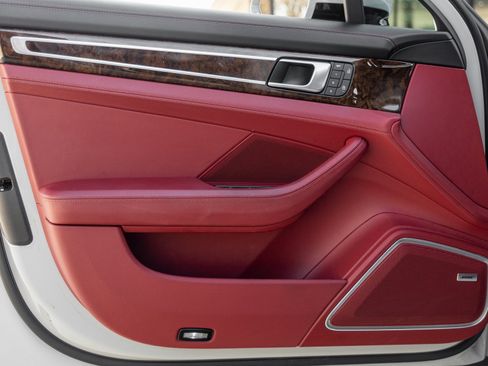 Used 2023 Porsche Panamera Turbo S Executive image 19