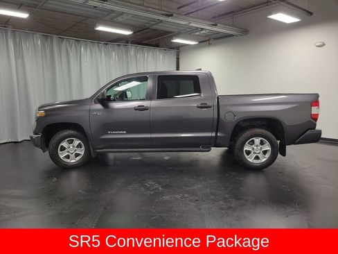 Used 2020 Toyota Tundra SR5 w/ SR5 Convenience Package AWD/4WD image 5