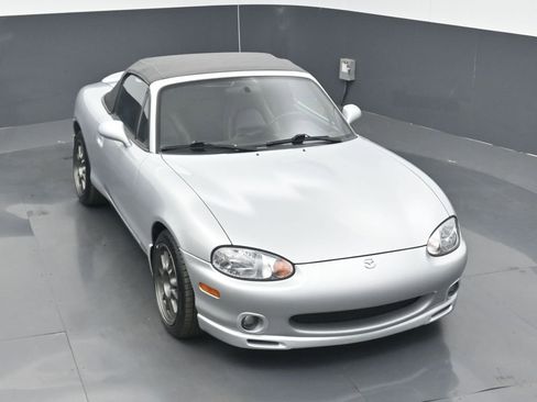 Used 1999 MAZDA MX-5 Miata RWD image 3