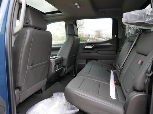 New 2026 GMC Sierra 1500 Elevation w/ Elevation Premium Package AWD/4WD image 12