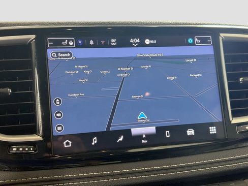 Used 2024 Chrysler Pacifica Limited FWD image 16