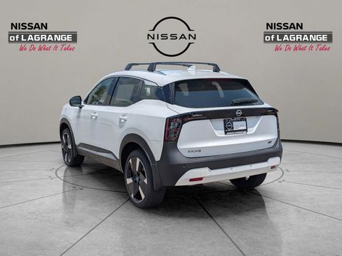 Used 2025 Nissan Kicks SR image 12