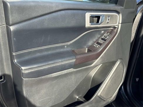 Used 2020 Ford Explorer XLT w/ Equipment Group 202A image 21