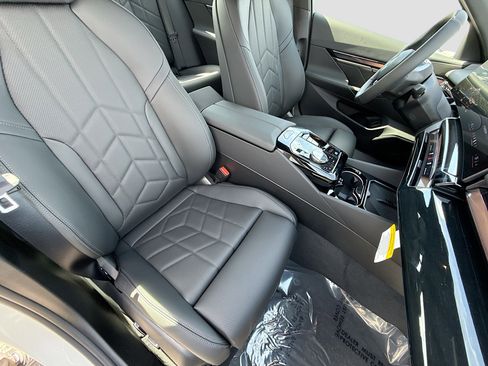 New 2026 BMW i5 eDrive40 image 14