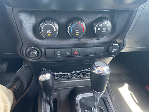 Used 2016 Jeep Wrangler Unlimited Sport w/ Quick Order Package 24S AWD/4WD image 19