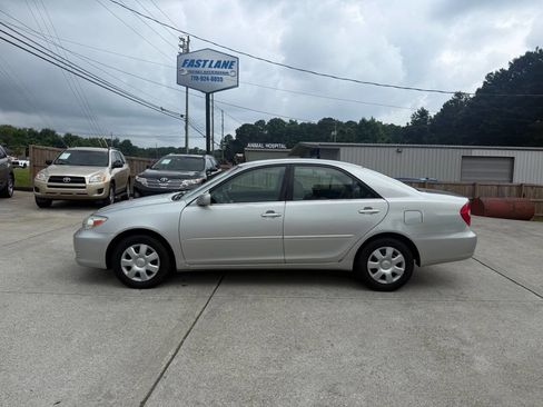 Used 2004 Toyota Camry SE FWD image 4