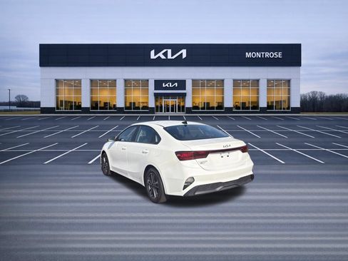 Used 2022 Kia Forte LXS FWD image 8