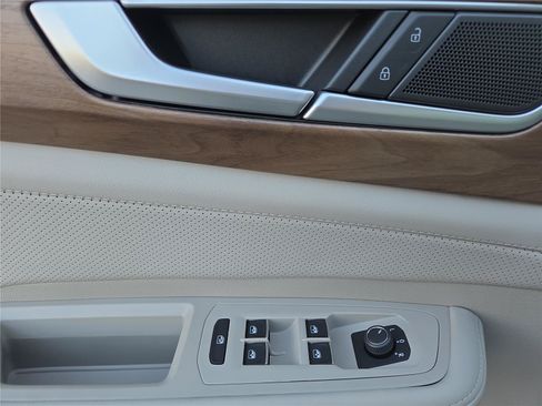 New 2026 Volkswagen Atlas SE FWD image 13