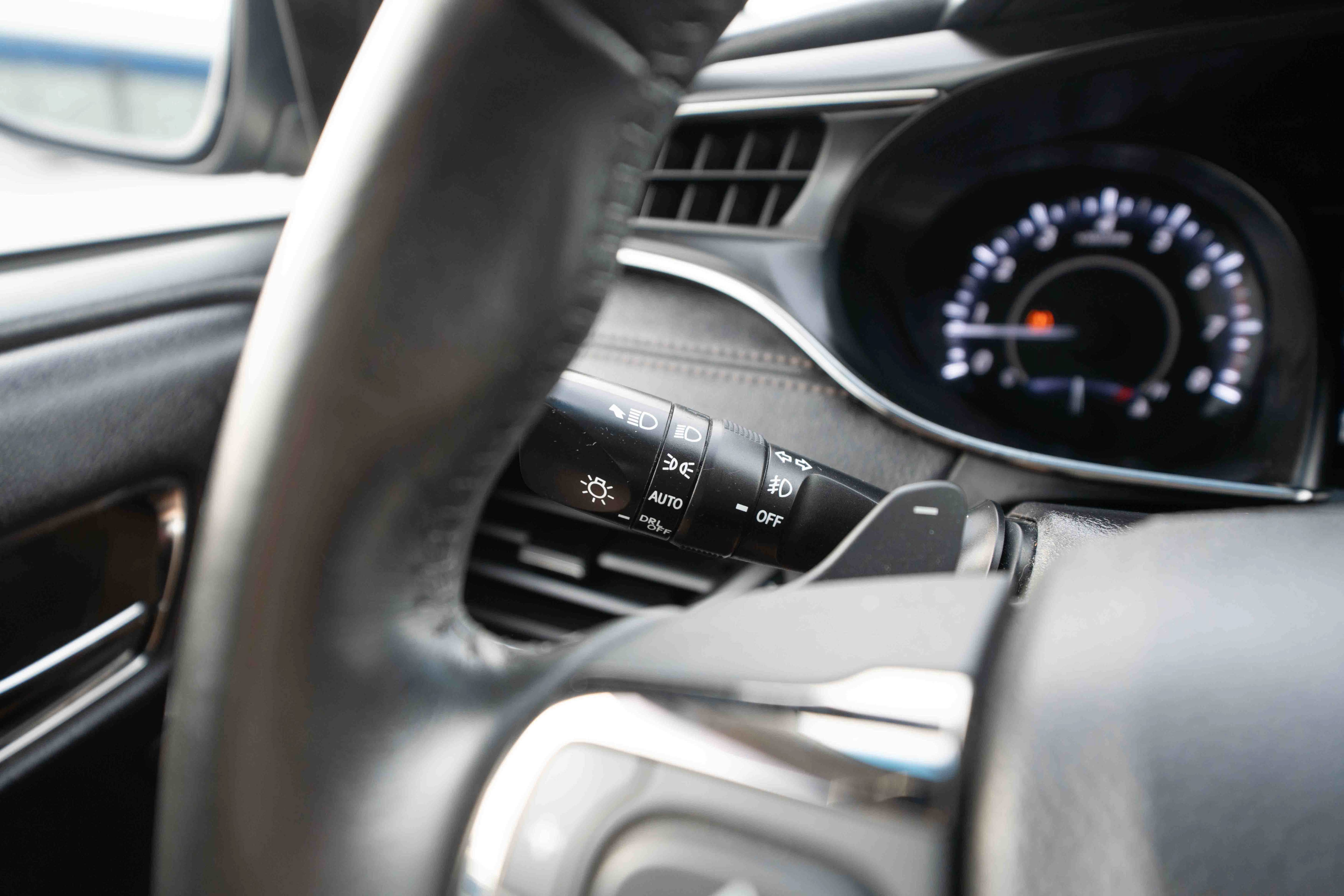 Used 2015 Toyota Avalon Limited FWD image 13