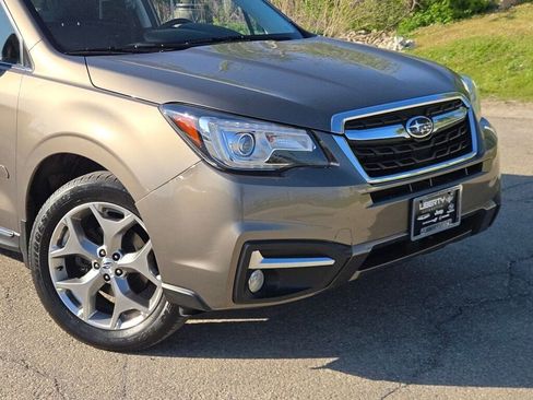 Used 2018 Subaru Forester 2.5i Touring AWD/4WD image 2