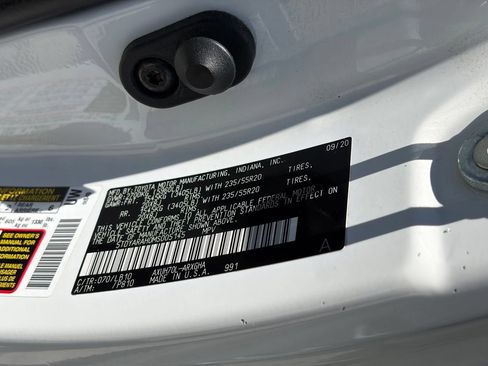 Used 2021 Toyota Highlander Limited FWD image 15