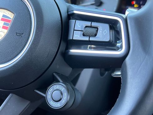 Certified 2022 Porsche Macan S AWD/4WD image 21