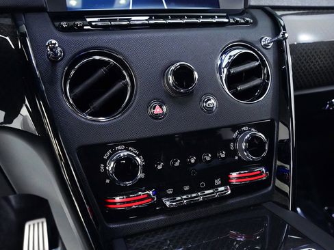 Used 2024 Rolls-Royce Cullinan Black Badge image 54