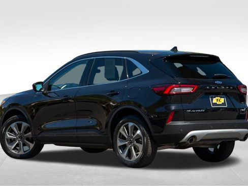 Used 2025 Ford Escape Platinum AWD/4WD image 6
