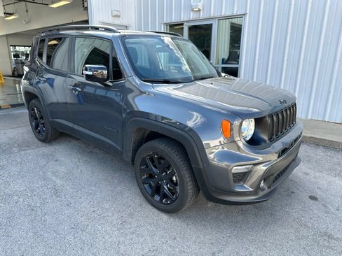 Used 2023 Jeep Renegade Altitude AWD/4WD image 2