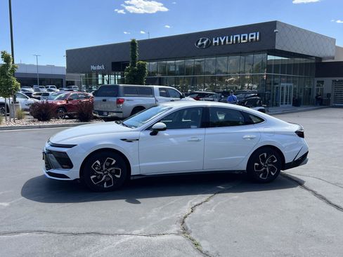 Used 2024 Hyundai Sonata SEL FWD image 1