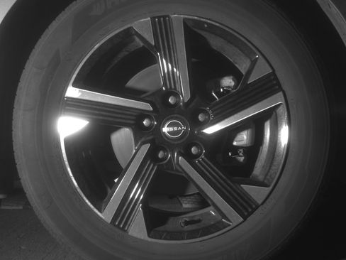 Used 2025 Nissan Sentra SV FWD image 13
