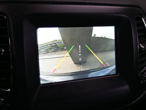 Used 2021 Jeep Compass Latitude image 38