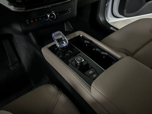 New 2026 Volvo XC90 B6 Plus w/ Protection Package Premier image 17