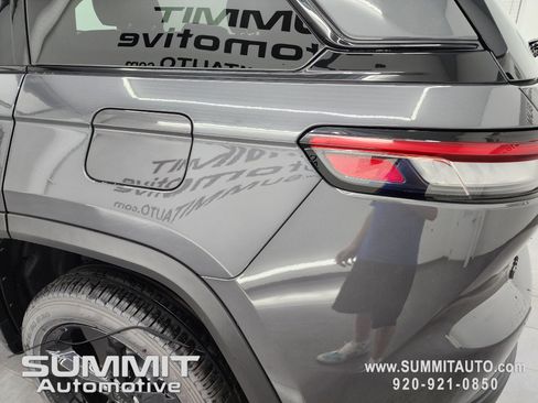 New 2025 Jeep Grand Cherokee Limited w/ Black Appearance Package image 30