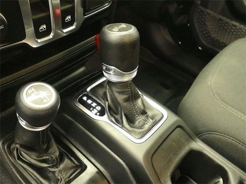 Used 2022 Jeep Wrangler Willys image 15