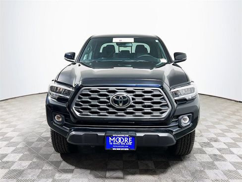 Certified 2022 Toyota Tacoma TRD Off-Road image 3