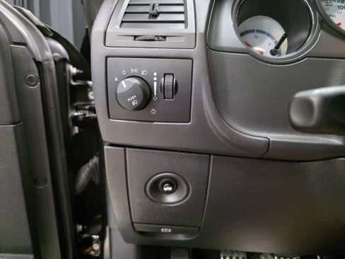 Used 2010 Dodge Challenger R/T RWD image 36