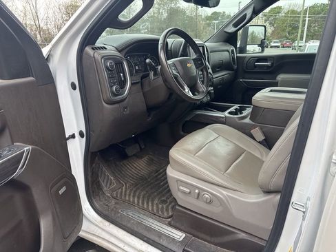 Used 2022 Chevrolet Silverado 2500 LTZ w/ LTZ Premium Package image 9