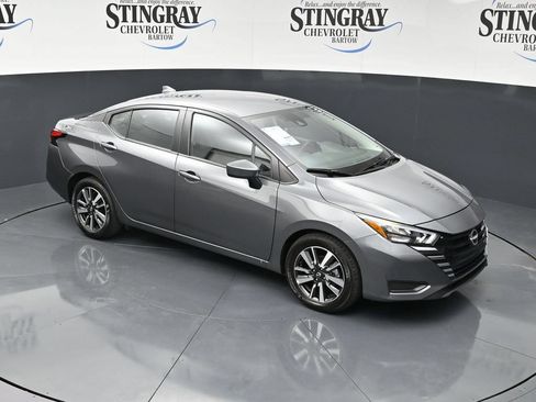 Used 2025 Nissan Versa SV FWD image 12
