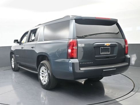 Used 2020 Chevrolet Suburban LT RWD image 4