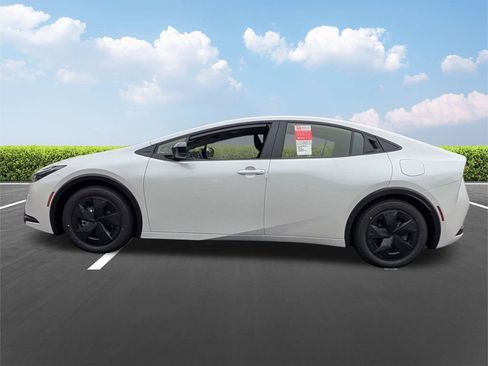 New 2026 Toyota Prius Plug-In Hybrid image 7