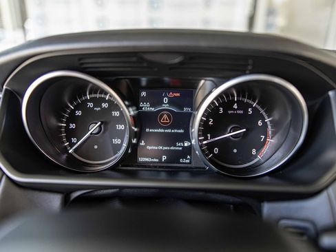 Used 2020 Land Rover Discovery SE image 22