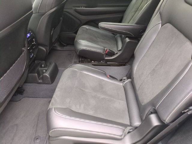 Certified 2023 Jeep Grand Cherokee L Laredo AWD/4WD image 20