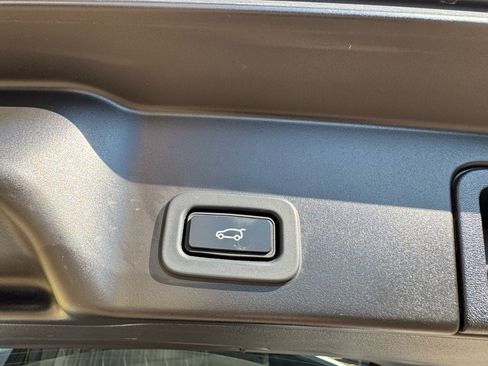 Used 2021 Land Rover Range Rover Evoque R-Dynamic S image 16