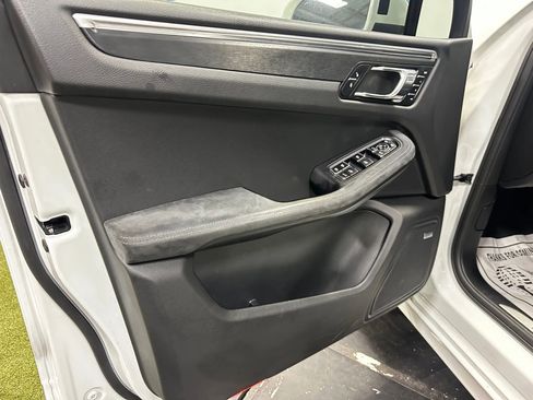 Used 2018 Porsche Macan GTS image 16