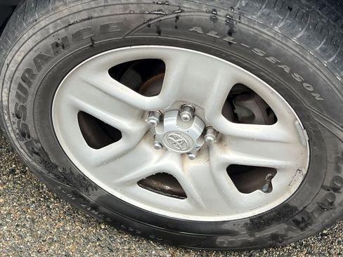 Used 2011 Toyota RAV4 2WD w/ Base L4 Extra Value Pkg image 17