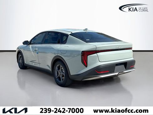 New 2026 Kia K4 LXS image 3