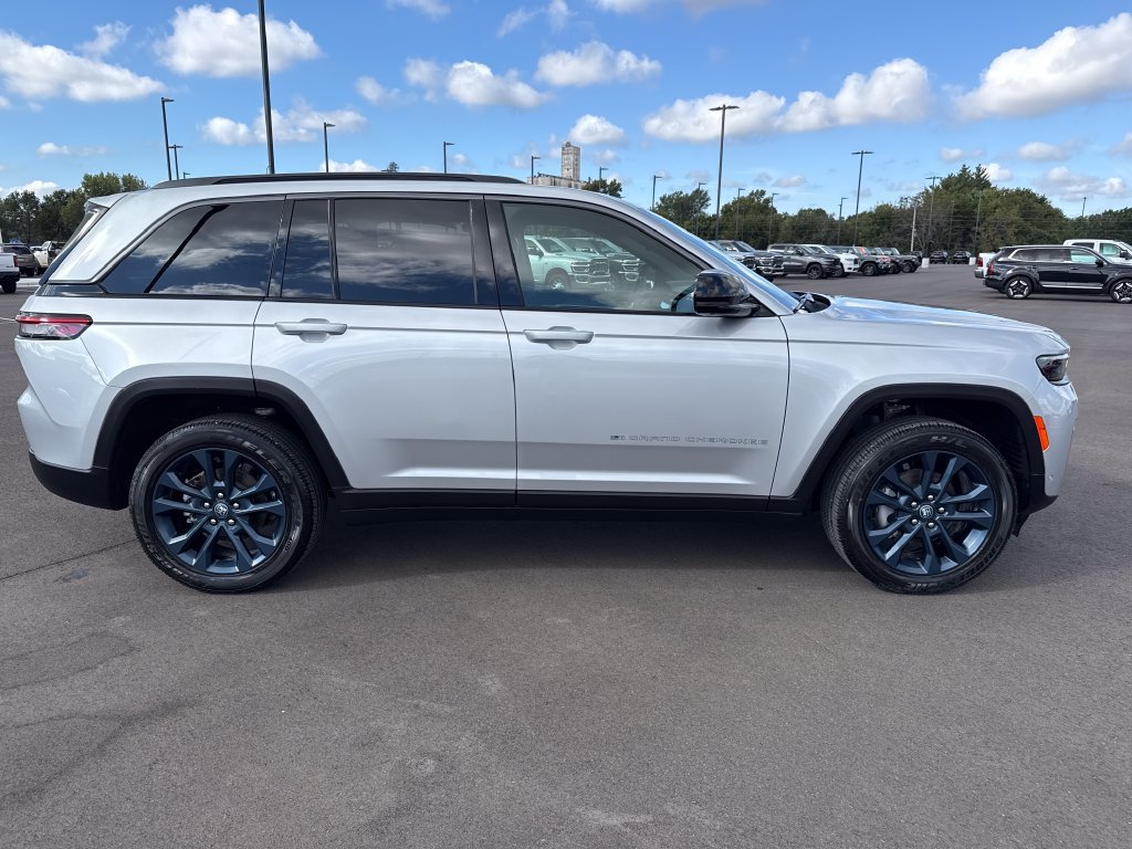 Used 2026 Jeep Grand Cherokee Limited AWD/4WD image 6