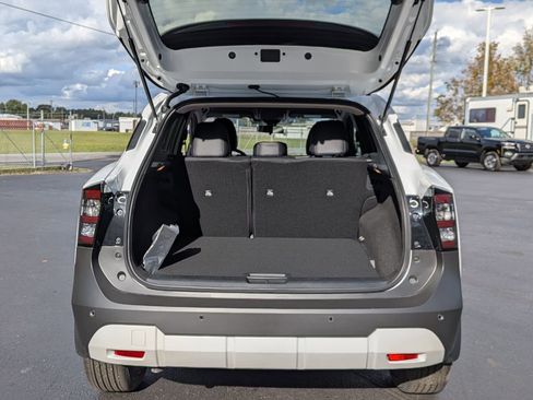 New 2026 Nissan Kicks SR FWD image 29