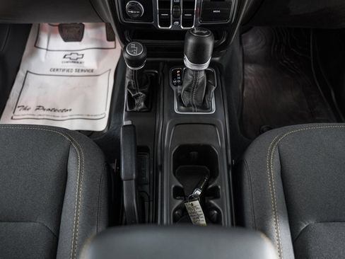 Used 2024 Jeep Wrangler Sahara image 36