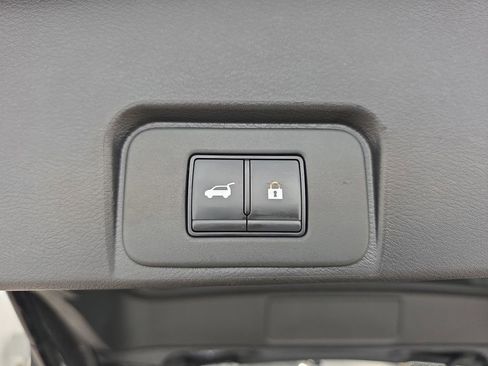 Used 2025 Nissan Rogue SV AWD/4WD image 35